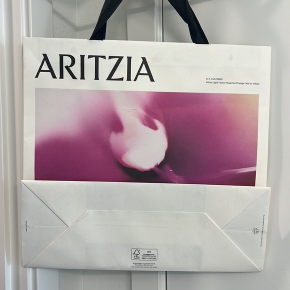 Aritzia - shopper - large - Picture 3 of 4